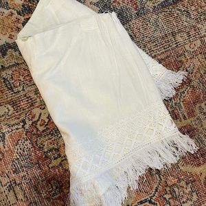 NWT Gianni Bini white fringe shorts sz Large